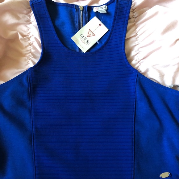 Guess Croptop - Picture 2 of 3